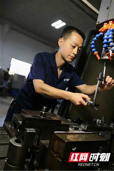 國企楷模｜文力：小小數(shù)控機床成就“人生大舞臺”