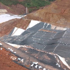 應(yīng)急垃圾填埋場(chǎng)新建土工膜   垃圾覆蓋土工膜
