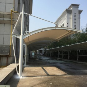 成都膜結(jié)構(gòu)車棚、室外車棚、小區(qū)膜結(jié)構(gòu)車棚廠家 設(shè)計,制作,安裝一體 現(xiàn)貨供應(yīng)