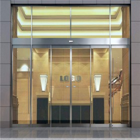 四川加工訂制感應(yīng)鋼化玻璃無框自動(dòng)門銀行 酒店平移鋼化玻璃門