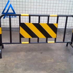 成都鐵馬護(hù)欄 施工臨時隔離欄 工地臨時護(hù)欄