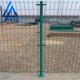 四川鐵絲護(hù)欄網(wǎng)廠家定制 雙邊鐵絲護(hù)欄網(wǎng) 道路護(hù)欄網(wǎng)