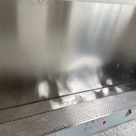 成都不銹鋼尿池制作尿池包邊學校衛(wèi)生間尿槽包板304材質(zhì)