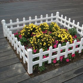 四川白藍柵欄小區(qū)花壇圍欄塑鋼籬笆網(wǎng)公路綠化隔離護欄工廠現(xiàn)貨批發(fā)