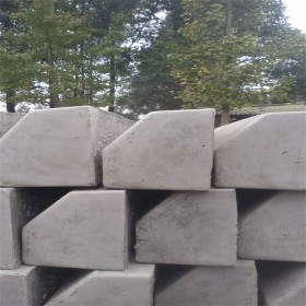鋪地花崗巖路沿石 馬路邊青石路沿石 抗磨耐壓 人行道公園廣場(chǎng)路沿石
