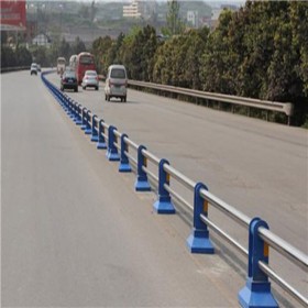 成都道路護欄 現(xiàn)貨供應(yīng)市政道路交通隔離欄