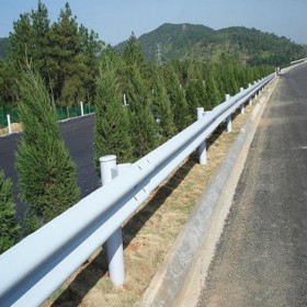 【金恒達(dá)】重慶高速公路波形護(hù)欄廠家直銷二波波形護(hù)欄板 三波波形護(hù)欄板