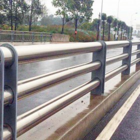 成都橋梁護(hù)欄不銹鋼復(fù)合管景觀橋梁護(hù)欄