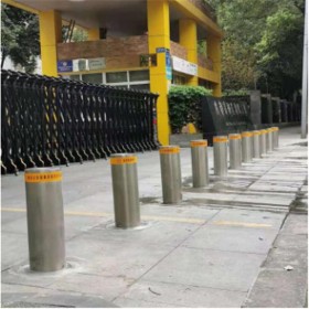 可拆卸路樁 	 防撞路樁 半自動(dòng)路樁 停車場(chǎng)升降路樁  防沖撞路樁