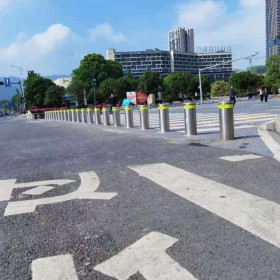 反恐防撞柱 硬質(zhì)防沖撞設(shè)施 學(xué)校升降柱 公園升降柱 機(jī)場(chǎng)升降柱