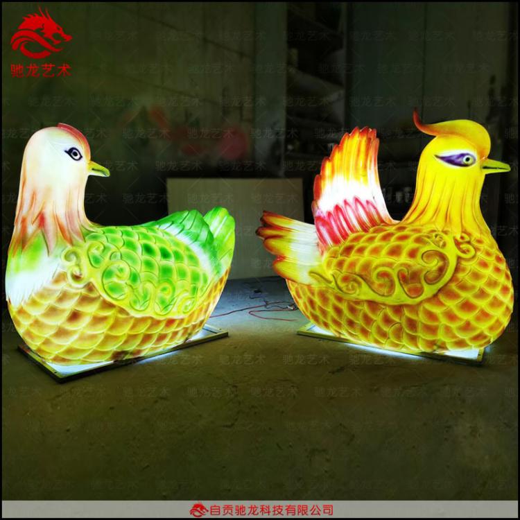 防水發(fā)光玻璃鋼燈模型動物擺件鴛鴦樹脂彩燈室外夜游美陳裝置定做公司