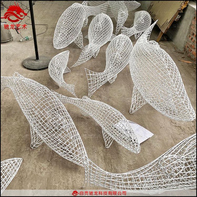 不銹鋼網格鏤空工藝品定制金屬編織雕塑鐵藝造型絲雕景區(qū)美陳裝置