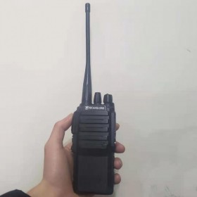 成都本地對講機租賃、對講機出租、可免費提供中轉(zhuǎn)臺、配套耳機充電器、三環(huán)內(nèi)包送、可開發(fā)票