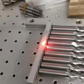鋼板激光打標機 金屬激光打碼機，激光設備制造廠家