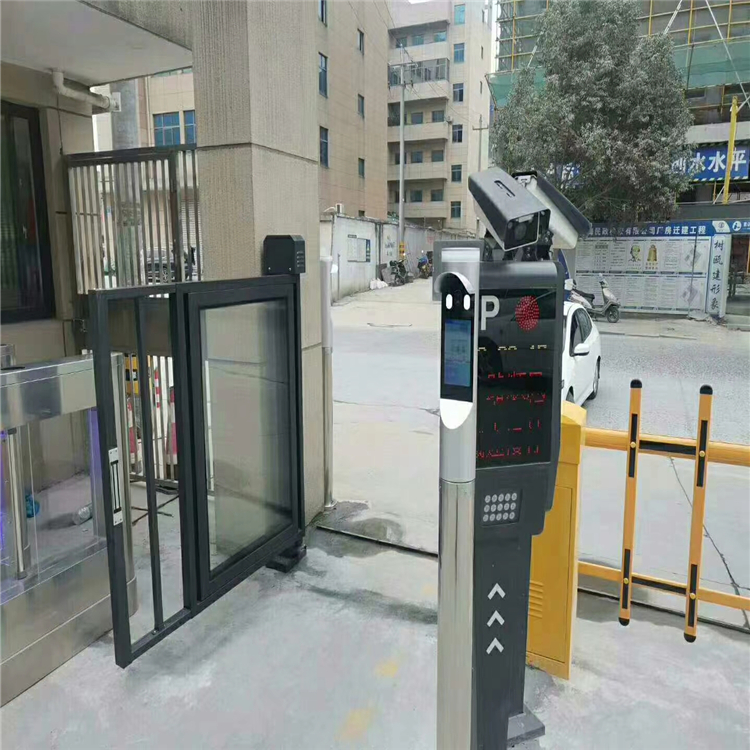 車(chē)輛號(hào)碼識(shí)別道閘設(shè)備 車(chē)輛識(shí)別停車(chē)桿價(jià)格 飛鳥(niǎo)致遠(yuǎn)