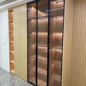 全屋異性木飾面護墻板 衣柜衣帽間 輕奢簡約風(fēng)裝飾面板