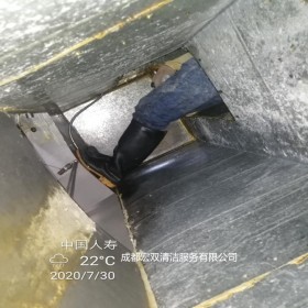 成都龍泉驛區(qū)酒店油煙機(jī)清洗，龍泉食堂煙道清洗，廚房油煙管道清洗