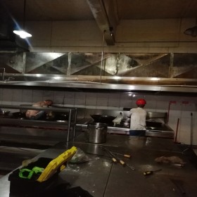 宏雙 大型食堂酒店飯店油煙管道清洗服務專業(yè)團隊上門服務