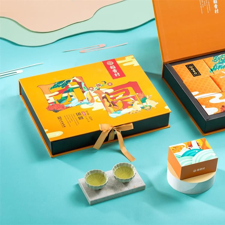 現(xiàn)貨批發(fā)中秋月餅禮盒裝 員工團(tuán)購(gòu)多種口味蛋黃蓮蓉豆沙月餅