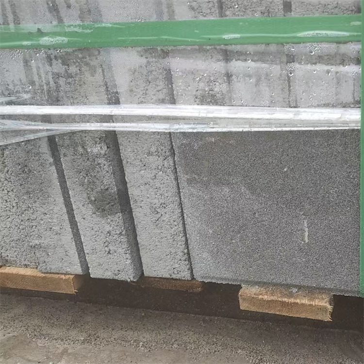 路面透水磚 鋪貼牢固 市政道路磚廠家直供 規(guī)格多樣 廣場公園小區(qū)防滑