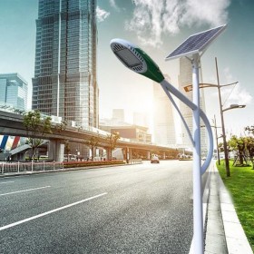 成都廠家直銷新農村5M30W火炬燈LED太陽能路燈戶外照明庭院燈