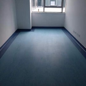 自貢醫(yī)用塑膠地板批發(fā)，幼兒園專(zhuān)用PVC地板廠家直銷(xiāo)，耐磨防水防滑地板膠現(xiàn)貨供應(yīng)，品質(zhì)優(yōu)良的幼兒園地板膠直銷(xiāo)