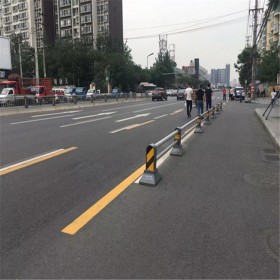 道路護(hù)欄  加厚防撞欄桿人行道柵欄   交通安全防護(hù)隔離欄