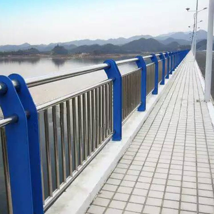四川河道護(hù)欄 不銹鋼防撞護(hù)欄 耐腐蝕抗老化護(hù)欄