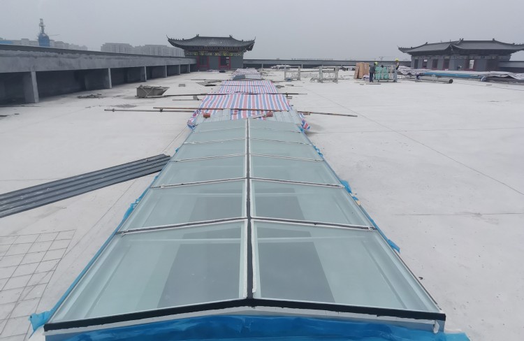 三角型電動(dòng)采光排煙天窗有效開口面積_四川萊奧