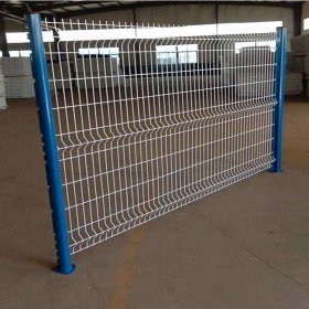 四川直銷桃型柱護(hù)欄鐵絲網(wǎng) 圍欄柵欄戶外圍墻鐵絲圍網(wǎng) 庭院隔離防護(hù)室外鐵網(wǎng)護(hù)欄小區(qū)公園別墅圍墻折彎護(hù)欄網(wǎng)