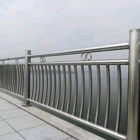 成都不銹鋼復(fù)合管景觀護(hù)欄橋梁護(hù)欄河道公路交通隔離欄桿定做