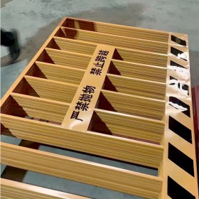 成都世旺供應(yīng)基坑護(hù)欄網(wǎng)工地施工圍欄基坑臨邊護(hù)欄