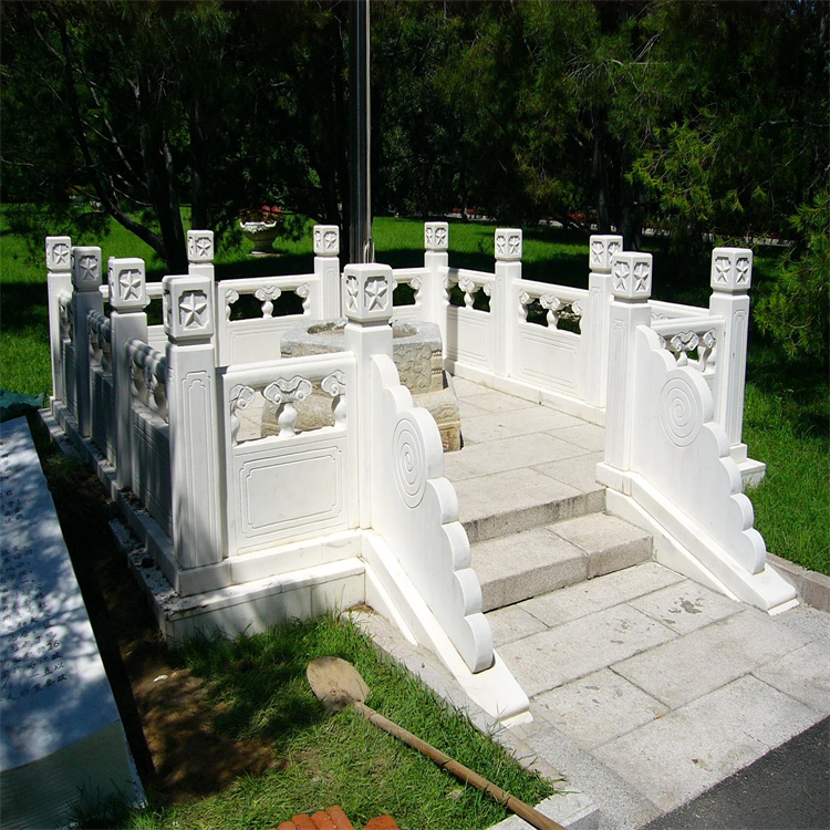 漢白玉旗臺  浮雕仿古石護(hù)欄 多規(guī)格圍欄石雕 企業(yè)校園石材旗臺