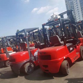 叉車價(jià)格 3噸叉車多少錢(qián) 叉車多少錢(qián)一輛