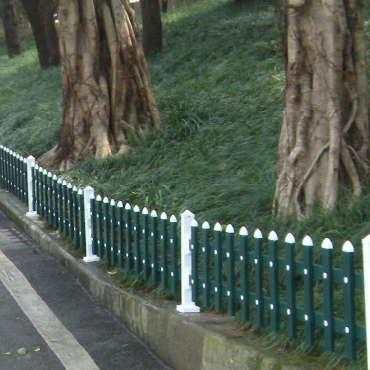 廠家直銷草坪圍欄 市政道路防護(hù)網(wǎng)小區(qū)園藝隔離網(wǎng)防護(hù)網(wǎng)圍欄網(wǎng)