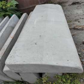市政道路鋪設(shè)用水泥路沿石 現(xiàn)貨直供混凝土路邊石 堅固耐用
