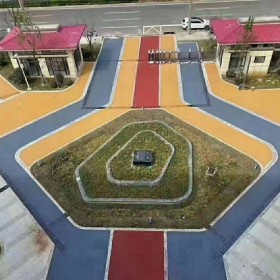 合川區(qū)彩色透水混凝土生產(chǎn)廠家 【豪軒地坪材料廠家】 透水路面施工價格 壓花地坪材料生產(chǎn)廠家 透水混凝土粘接劑  生態(tài)透水砼 【工地0元指導(dǎo)施工】 免費(fèi)設(shè)計(jì)施工方案 免費(fèi)做造價預(yù)算