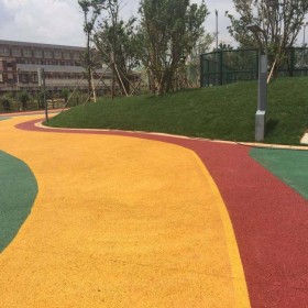 四川省綿陽市彩色生態(tài)透水混凝土地坪  瀘州市彩色透水混凝土道路 透水混凝土施工價格 彩色透水混凝土材料生產(chǎn)廠家   壓?；炷敛牧蠌S家 透水混凝土材料報價 量大送貨到工地