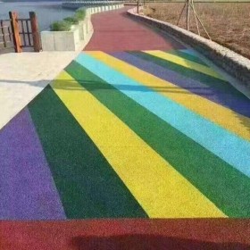 巴南生態(tài)透水混凝土路面 豪軒材料廠家打造品質透水砼三大免費支持送貨到工地 彩色透水混凝土材料廠家送貨到工地