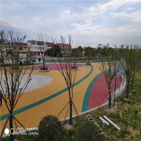 南陽市 透水性混凝土彩色路面 生態(tài)透水混凝土 水泥混凝土地坪 普通彩色混凝土 透水混凝土材料生產廠家