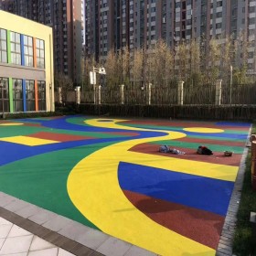 六盤(pán)水市 彩色混凝土罩面劑 學(xué)校透水地坪 無(wú)砂透水混凝土 品質(zhì)好 服務(wù)好