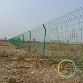 1.8米高雙邊絲護欄 3米一段果園,養(yǎng)殖場隔離網(wǎng)